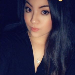 Meet your Posher, Monique